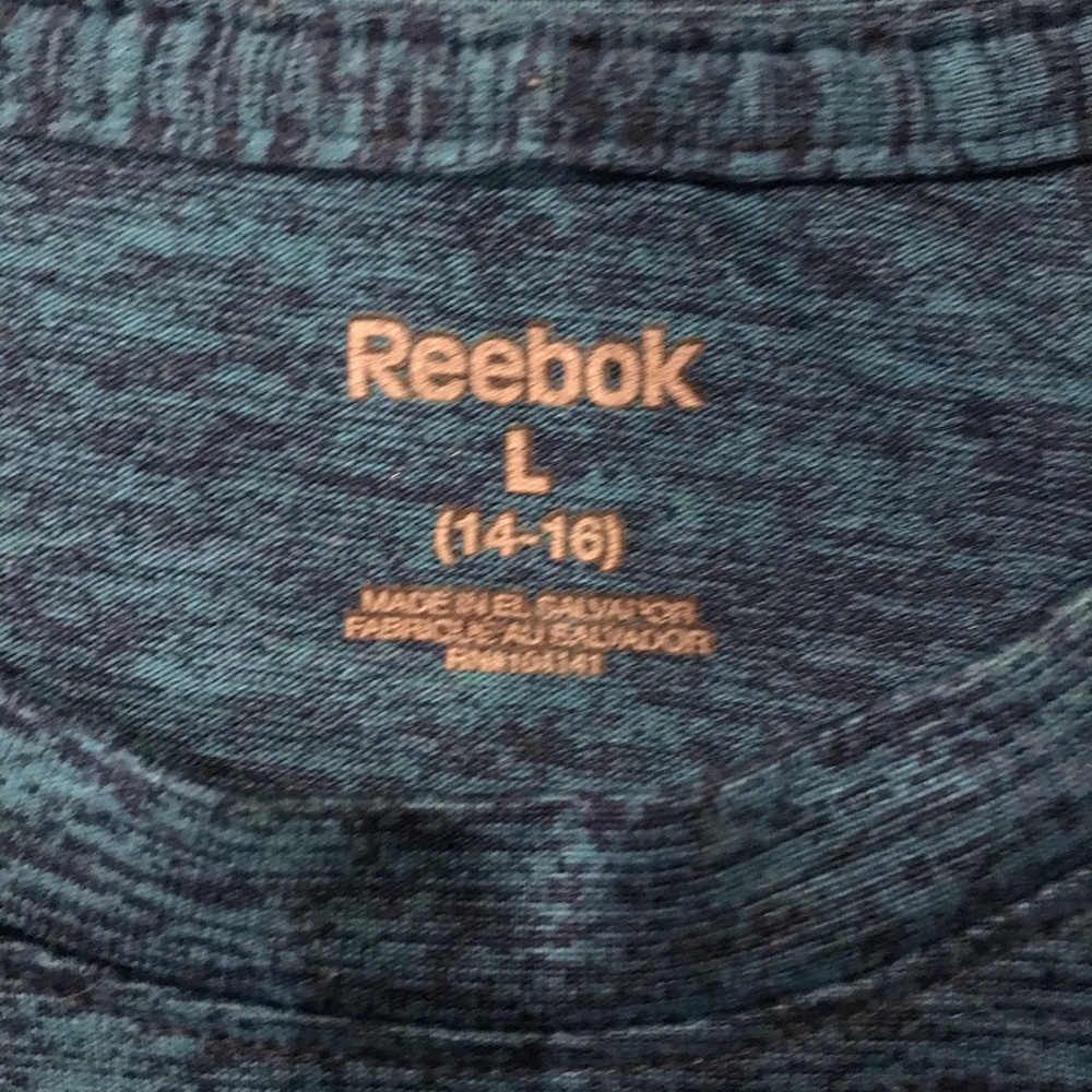 Two Reebok boys athletic tops - Picture 5 of 6